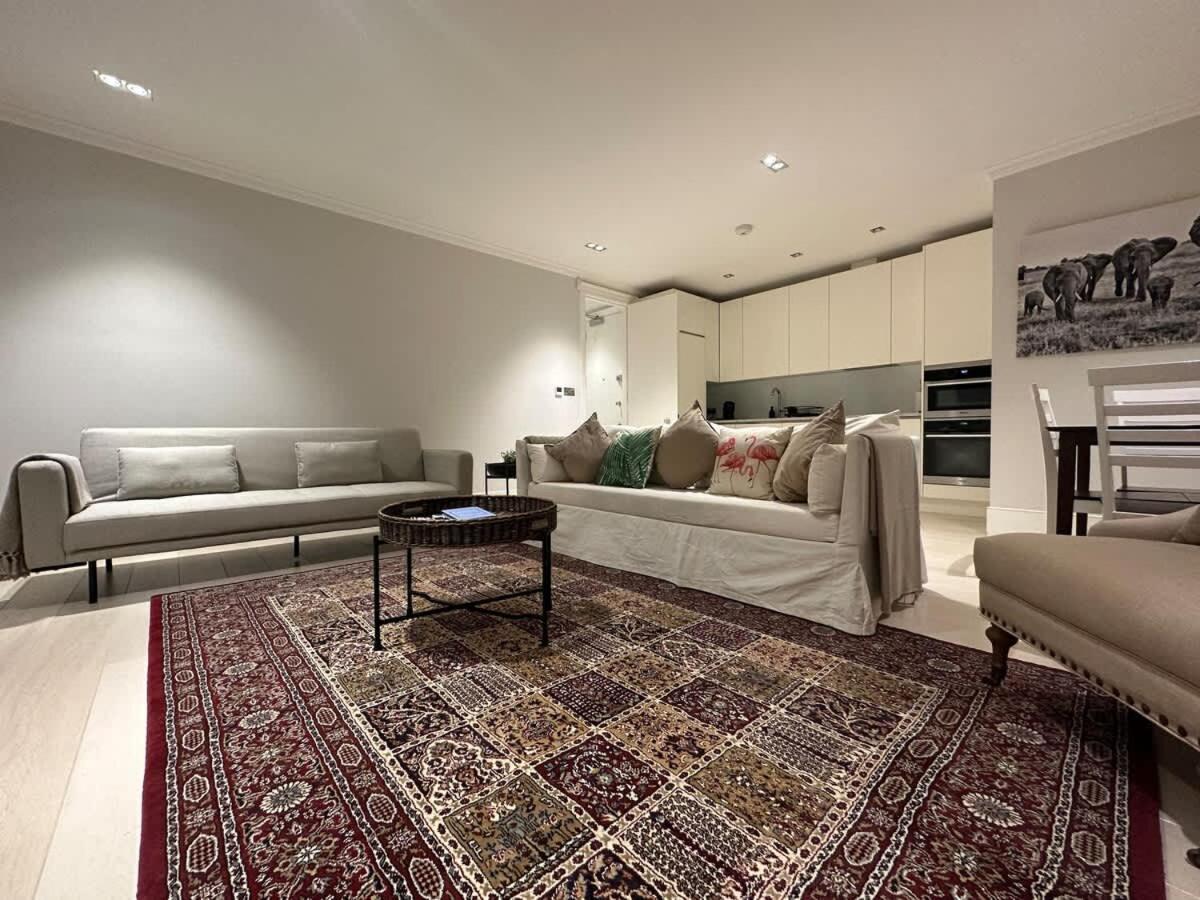 Sg, Chic Covent Garden Apartment Лондон Экстерьер фото